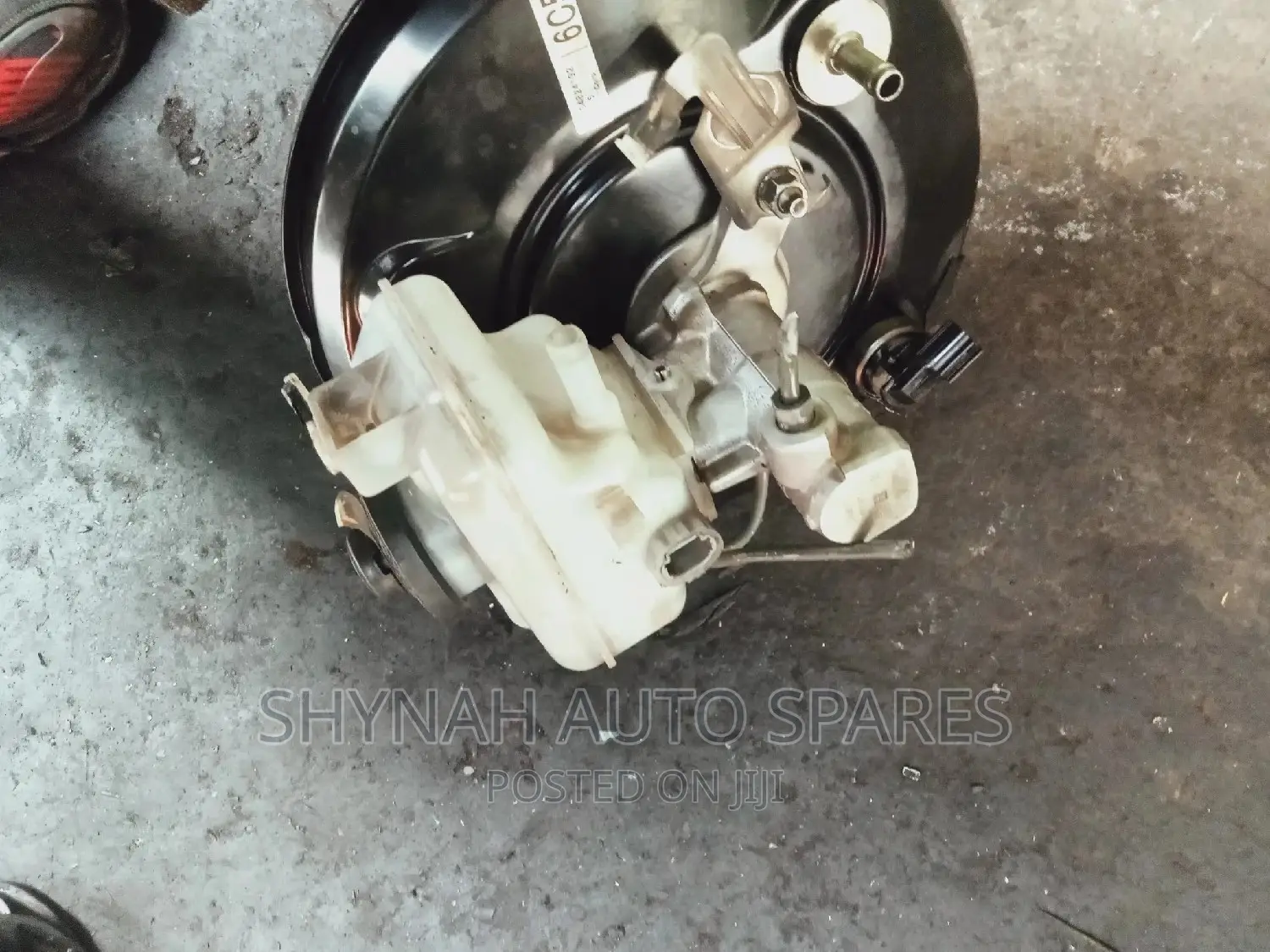 Brake Master Cylinder and Booster Toyota 9l