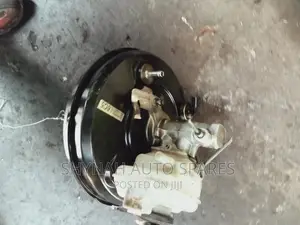 Brake Master Cylinder and Booster Toyota 9l