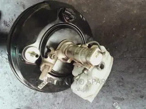 Brake Master Cylinder and Booster Toyota 9l