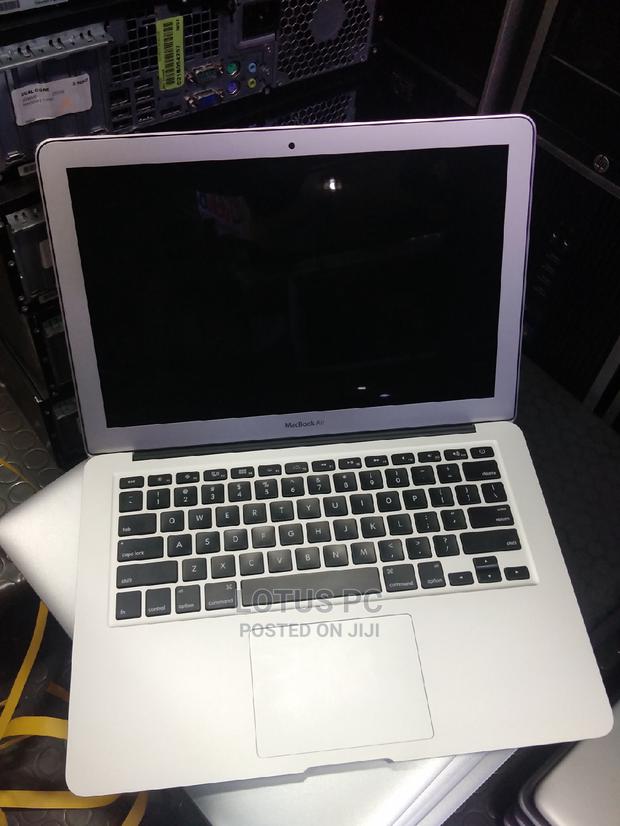 Laptop Apple MacBook 2017 8GB Intel Core I5 SSD 256GB