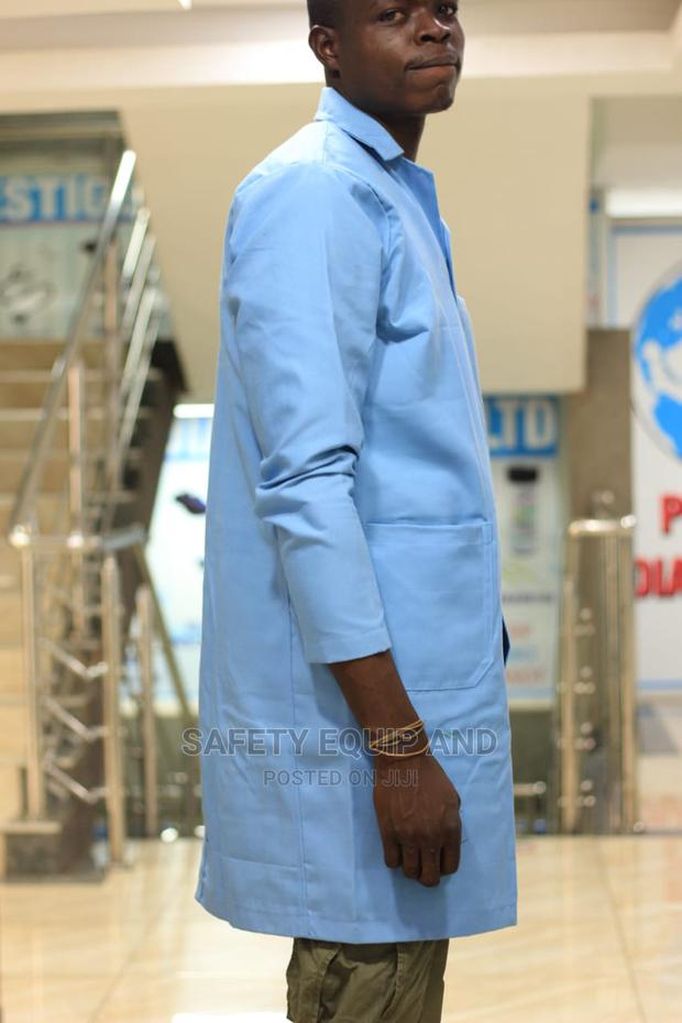 Dust Coats-Safety Coat Thats Worn on Top of Clothes