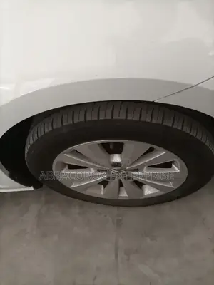 Volkswagen Golf 2015 Off White