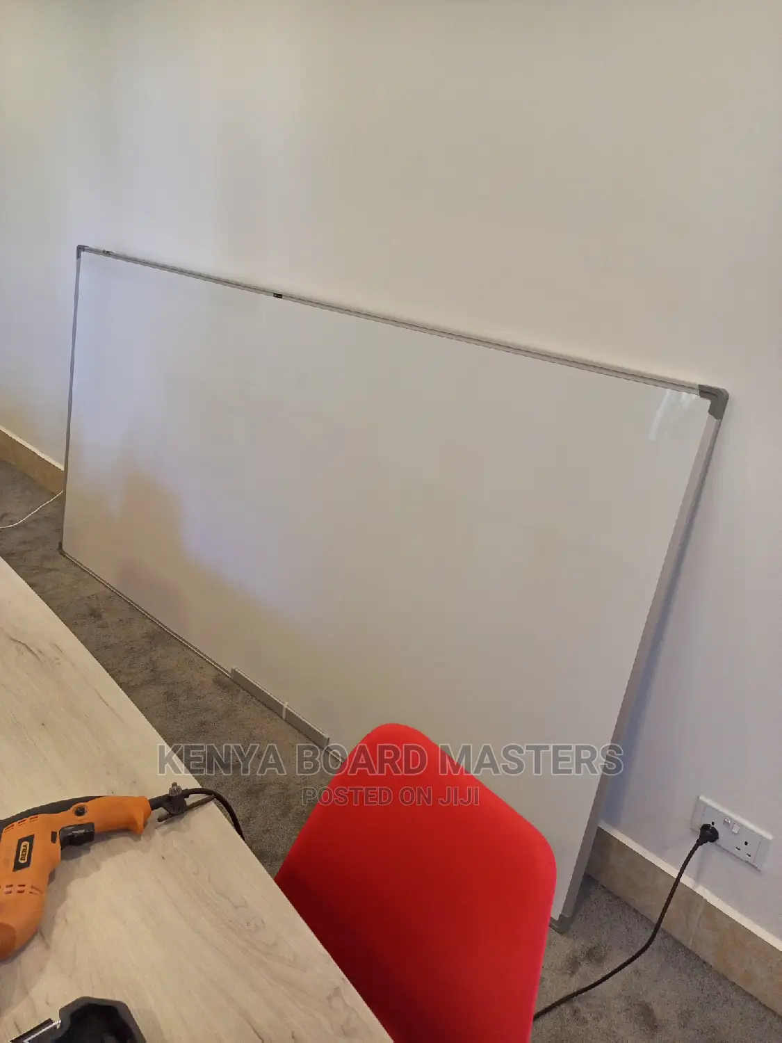 College/School Magnetic Whiteboard Plus White Board Pens