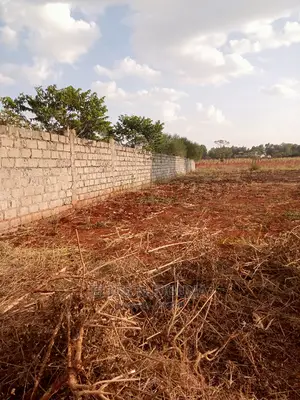 Kiambu Road 1/2acre : Green Valley Estate Price 18M , Title