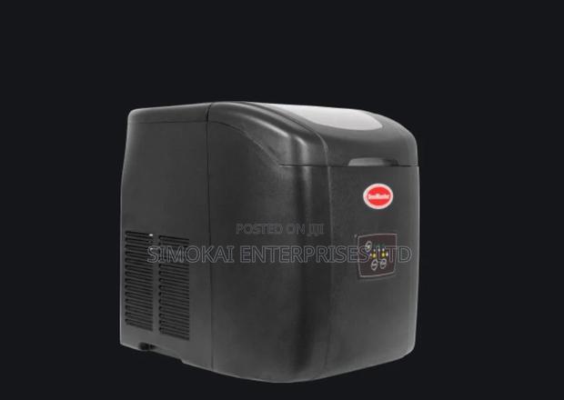 Snomaster 12kg Tabletop Ice Maker Retro Black - main view