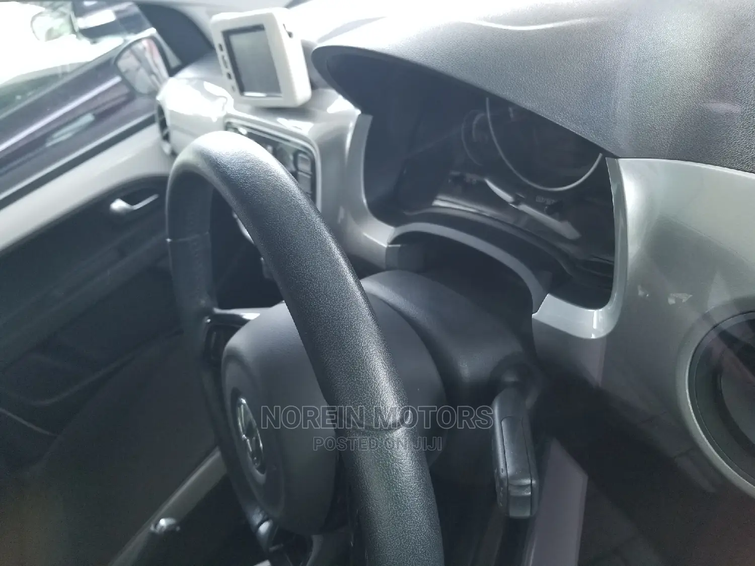 Volkswagen Up 2014 White