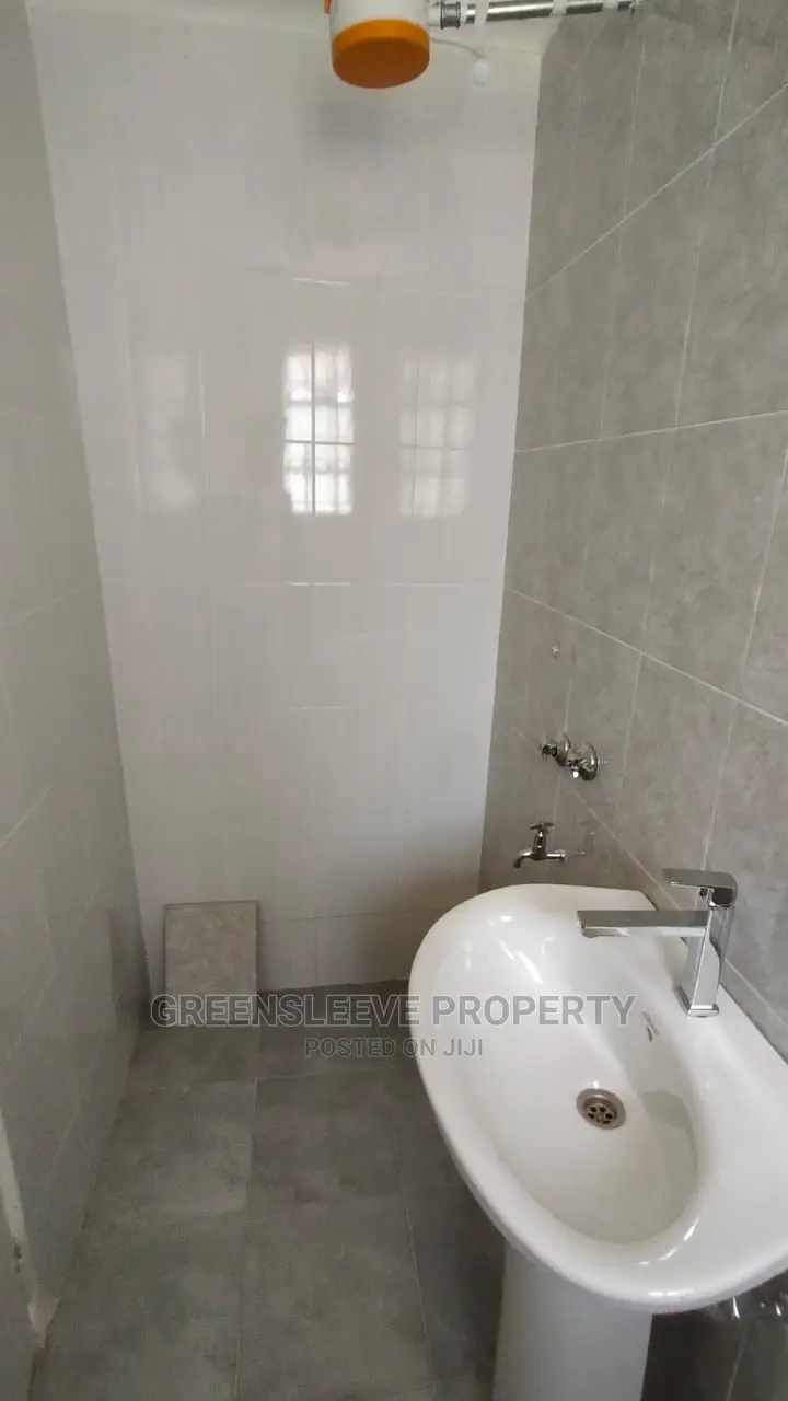 3bdrm Bungalow in Mangari Roads Karen, Hardy for Rent