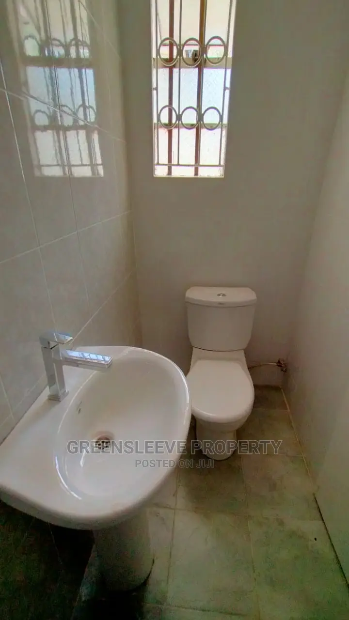 3bdrm Bungalow in Mangari Roads Karen, Hardy for Rent