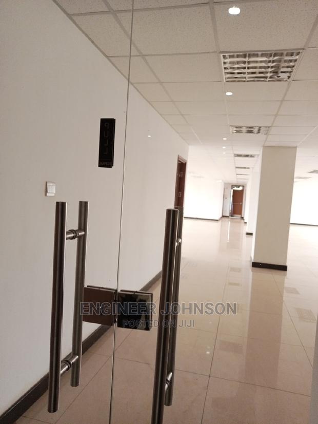 Frameless Glass Door - thumbnail 4