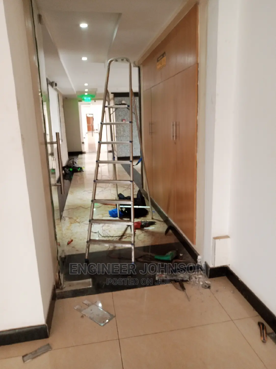 Frameless Glass Door