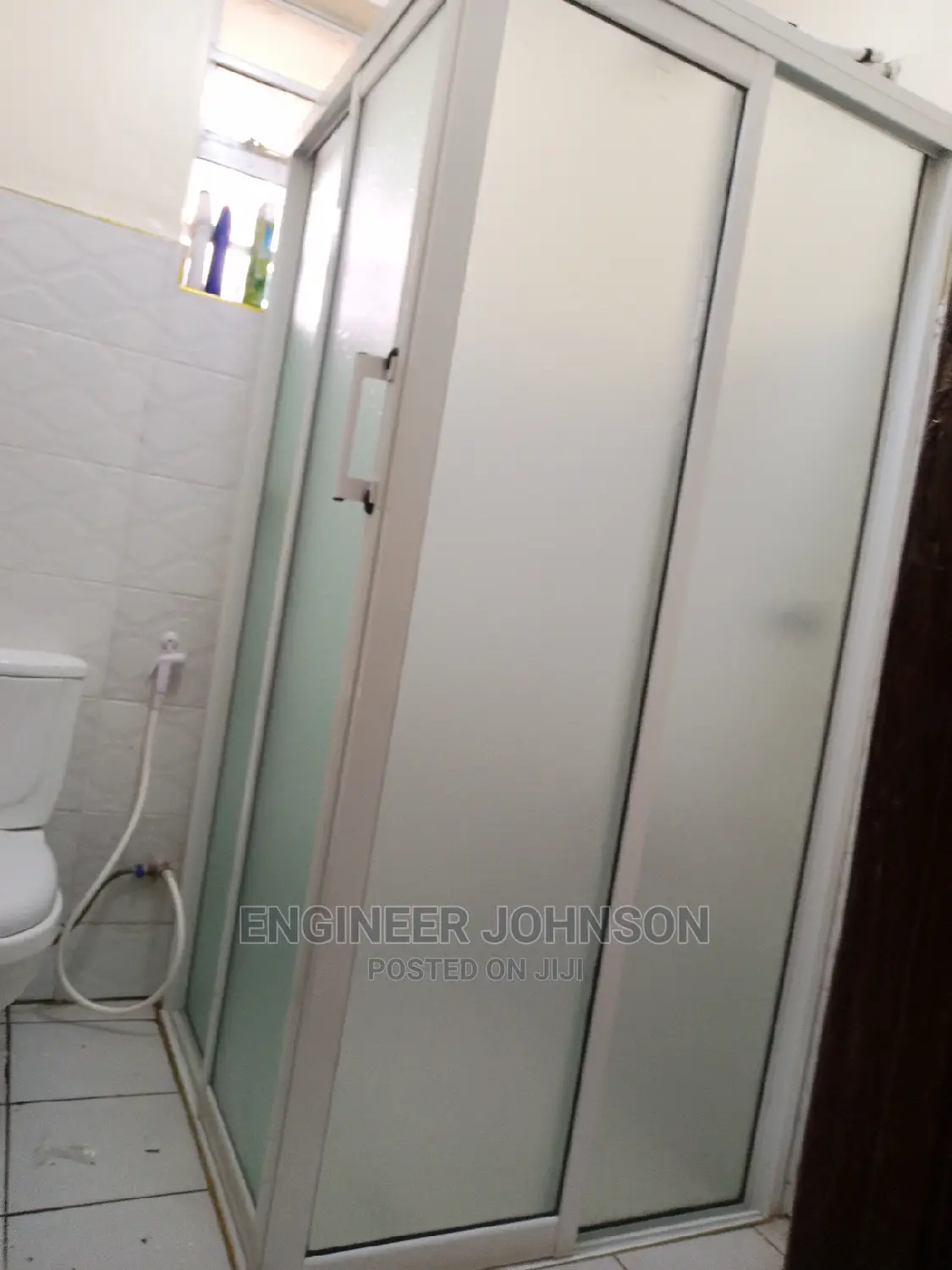 Aluminum and Glass Shower Cubicles