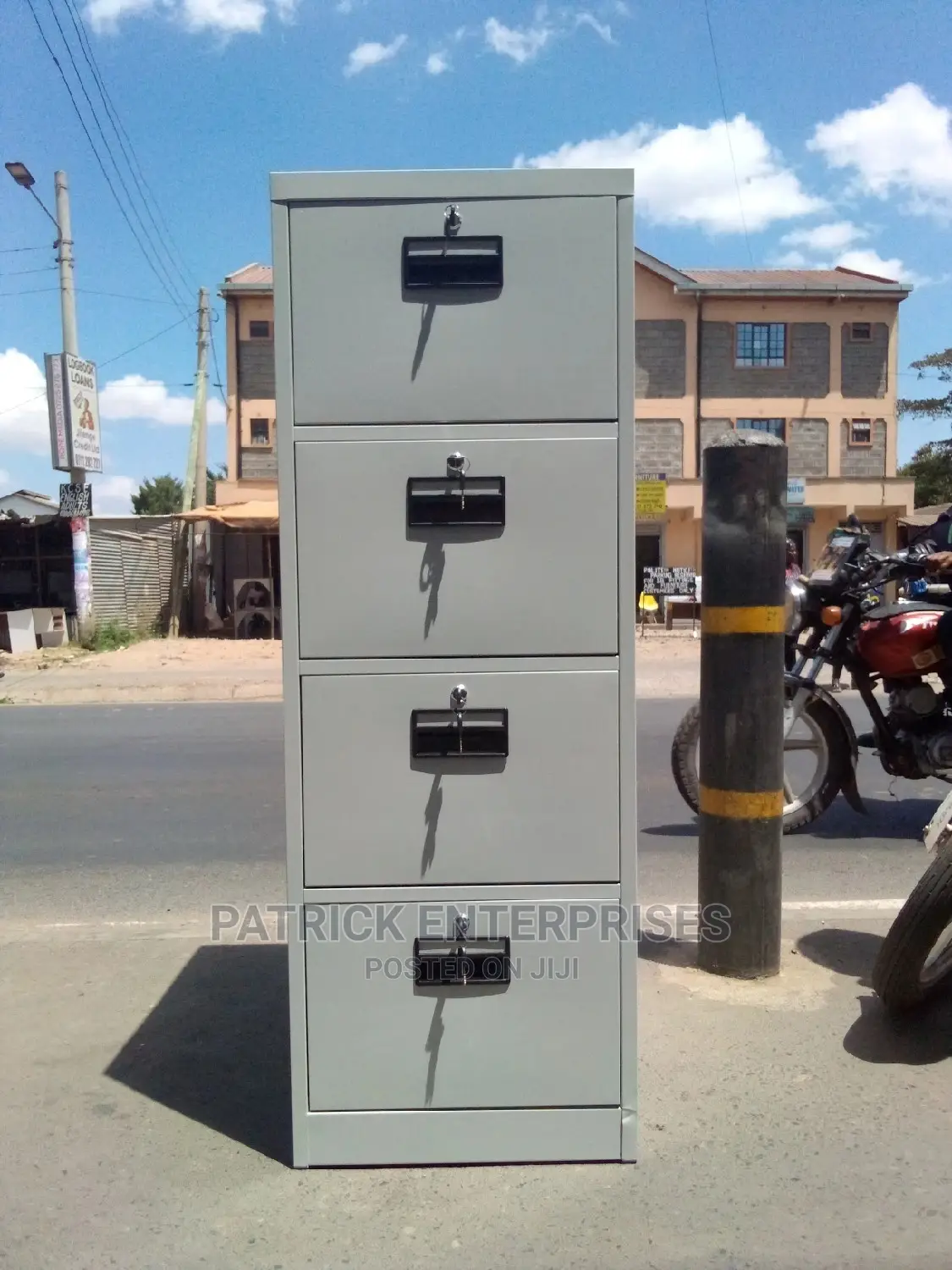 Metallic Filling Cabinet 4 Drawers