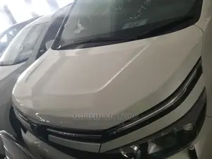 Toyota Voxy 2014 SV Premium White