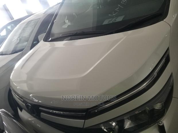Toyota Voxy 2014 SV Premium White - thumbnail 2