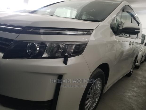 Toyota Voxy 2014 SV Premium White - thumbnail 3