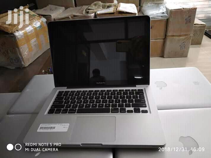 Laptop Apple MacBook Pro 4GB Intel Core i5 HDD 500GB