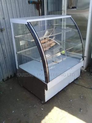 Refrigerated Curved Glass Cake Display - thumbnail 2