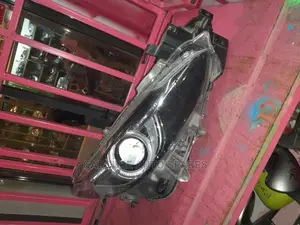 Axela 2014 Headlight Non Xenon