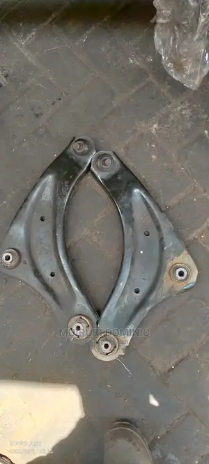 Control Arm Nissan Juke
