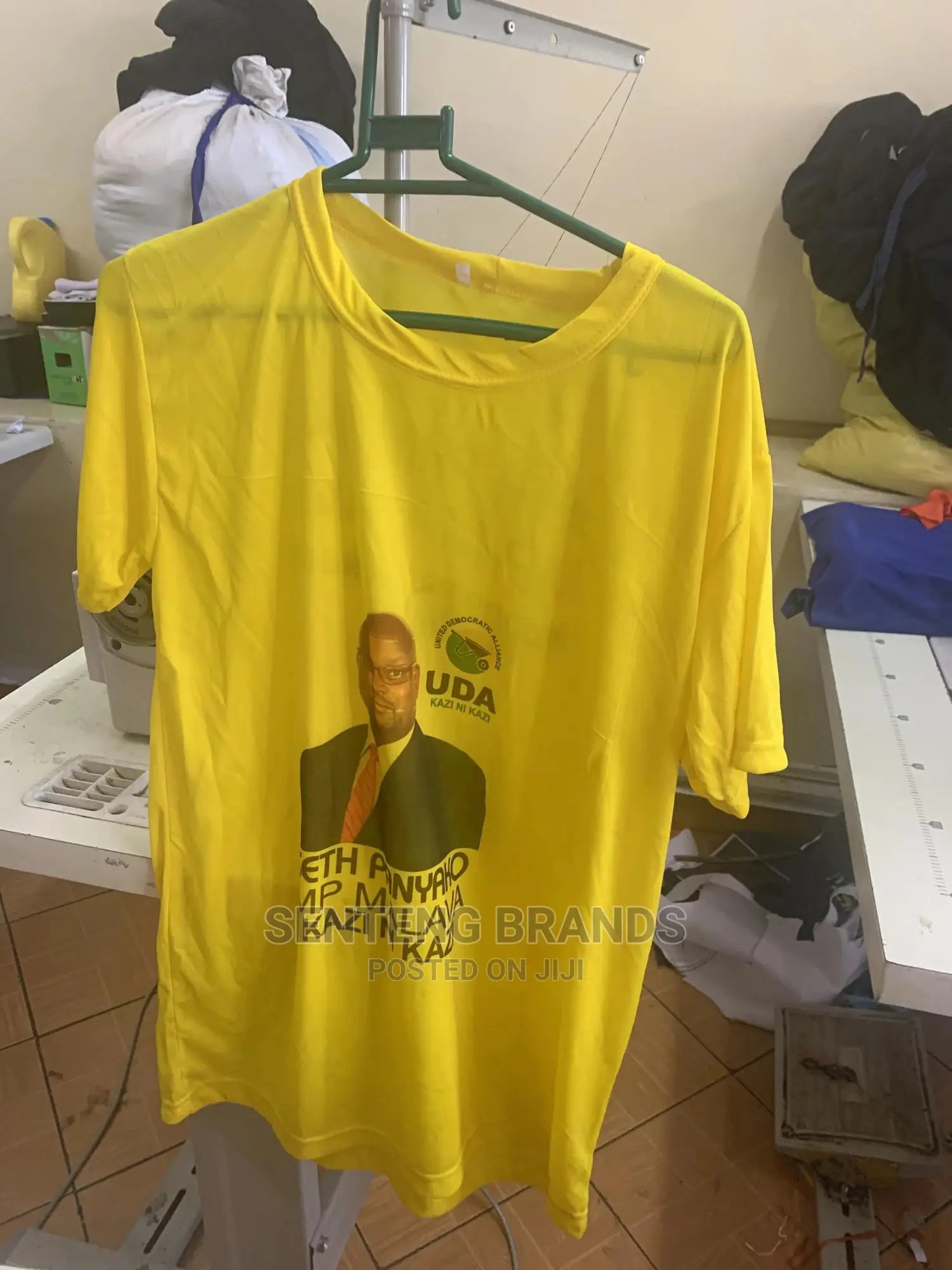 Printed Polyester Yellow Tshirt of Good Quality