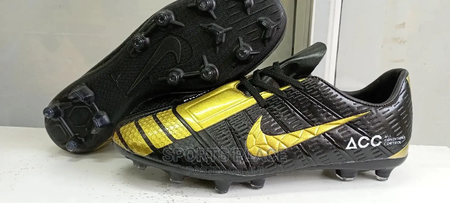 Football Boots/Soccer Cleats