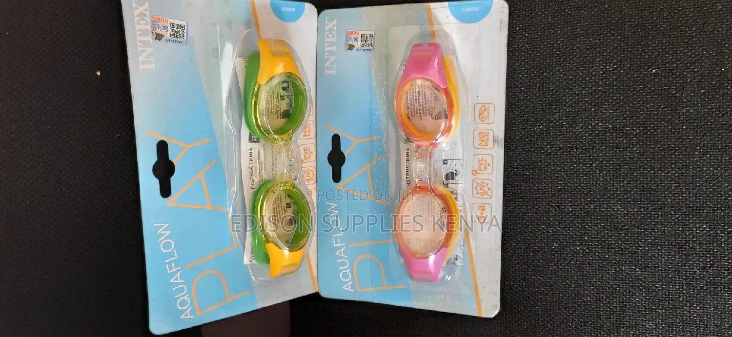Swimming Goggles for Kids With Anti Fog UV Protection