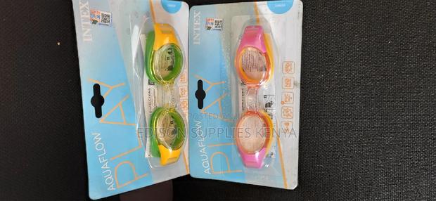 Swimming Goggles for Kids With Anti Fog UV Protection