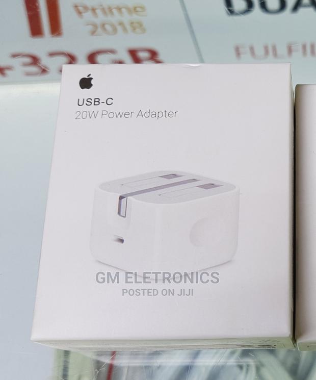 20 W Type-C iPhone Adapter . - thumbnail 3