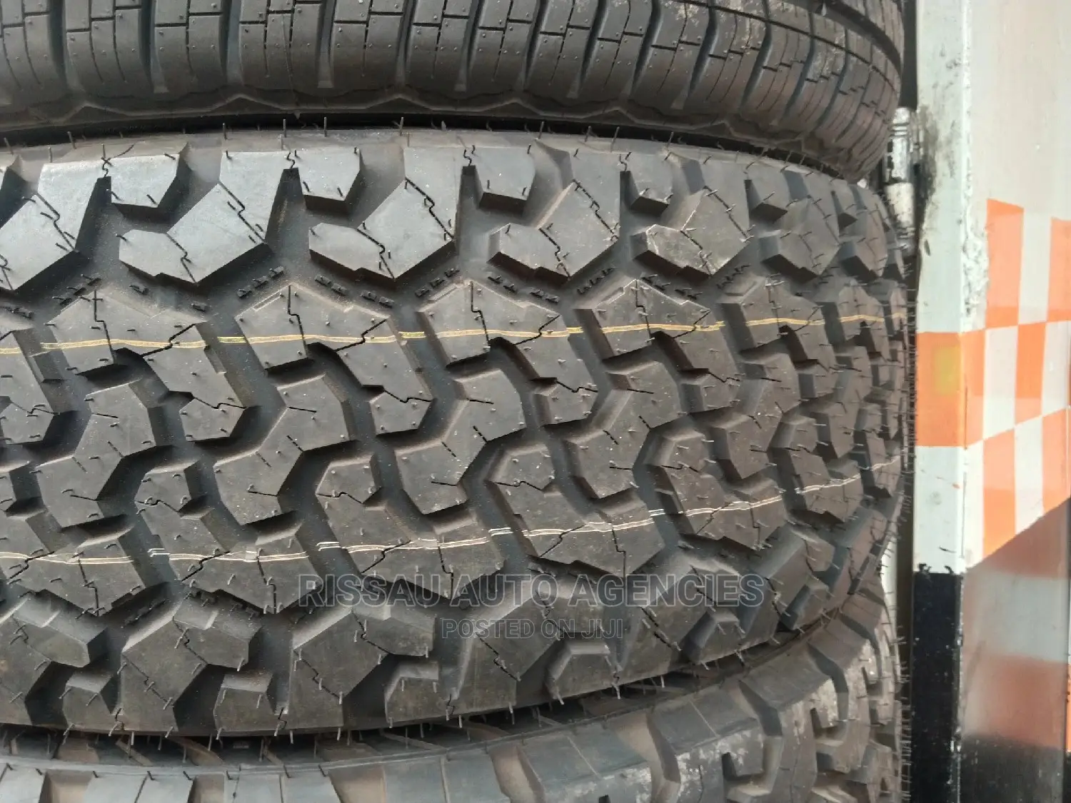 275/70 R 17 Yusta All Terrain Tyres,
