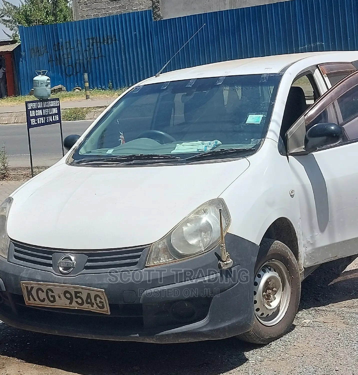 Nissan Advan Y12 Front Windscreen