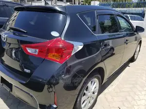 Toyota Auris 2015 Black