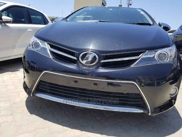 Toyota Auris 2015 Black - thumbnail 2
