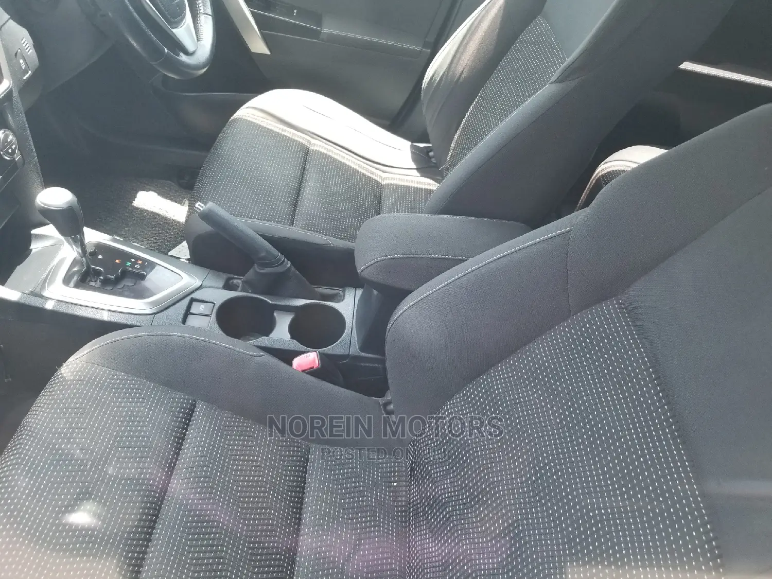 Toyota Auris 2015 Black