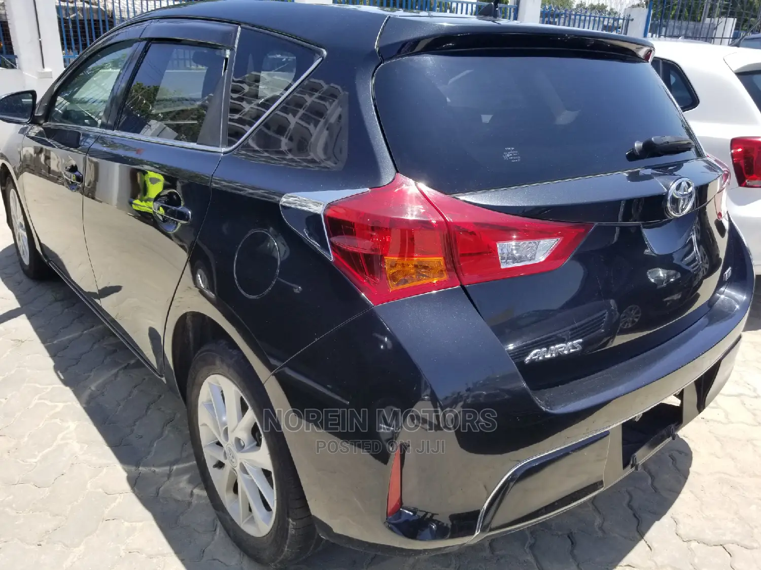Toyota Auris 2015 Black