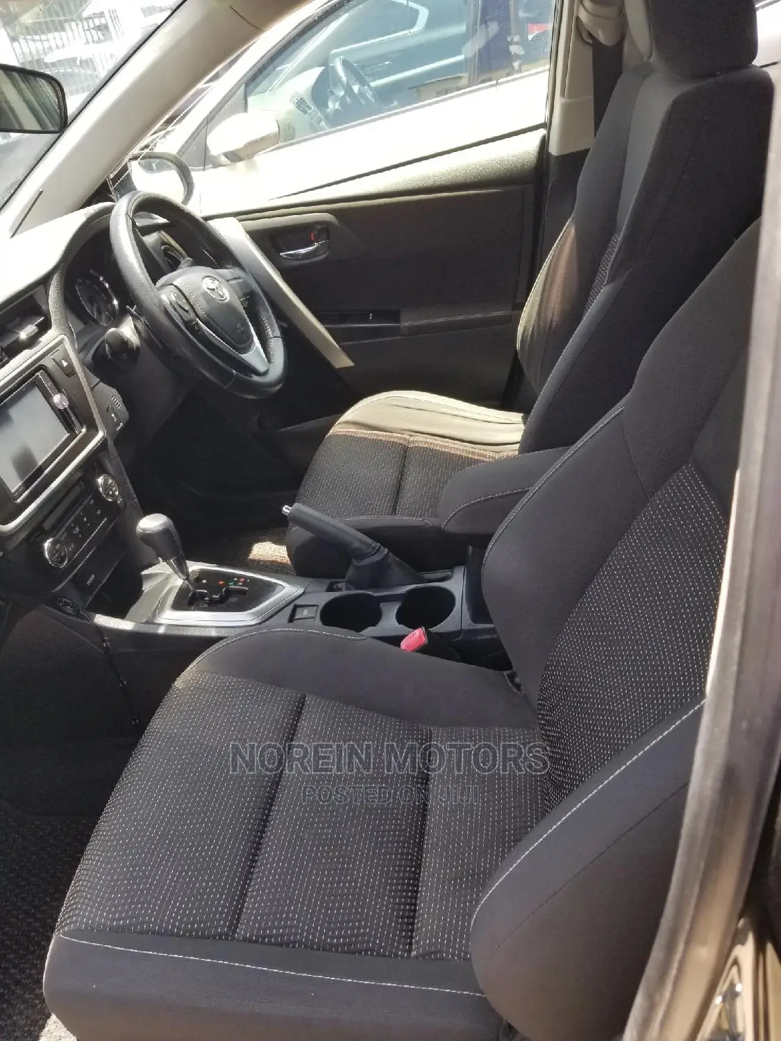Toyota Auris 2015 Black
