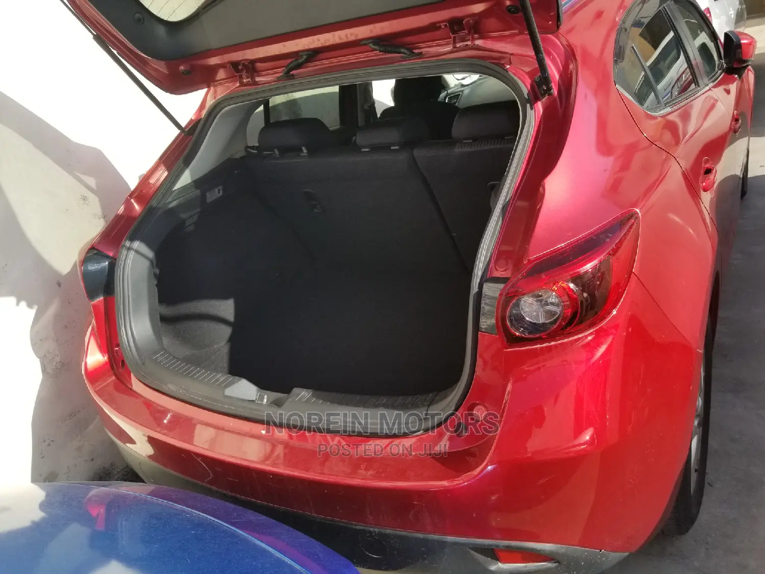 Mazda Axela 2015 Red