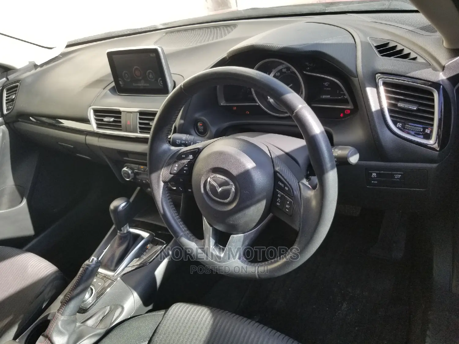Mazda Axela 2015 Red