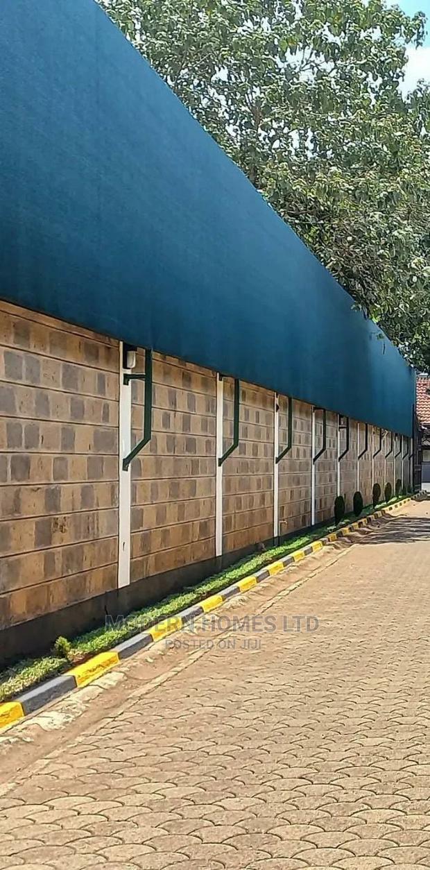 100% Privacy Protector Shade Screen - main view