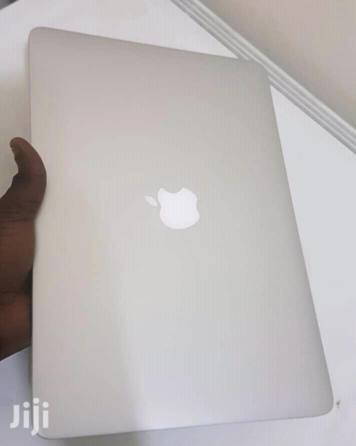 Laptop Apple MacBook Air 13.3" 256GB SSD 4GB RAM