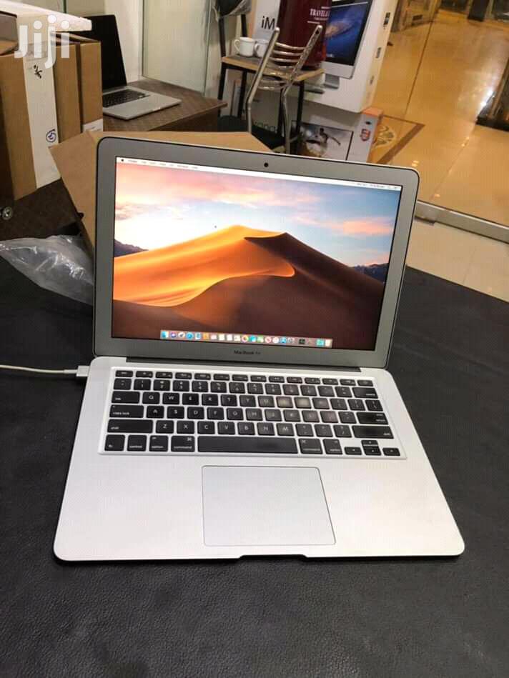 Laptop Apple MacBook Air 13.3" 256GB SSD 8GB RAM