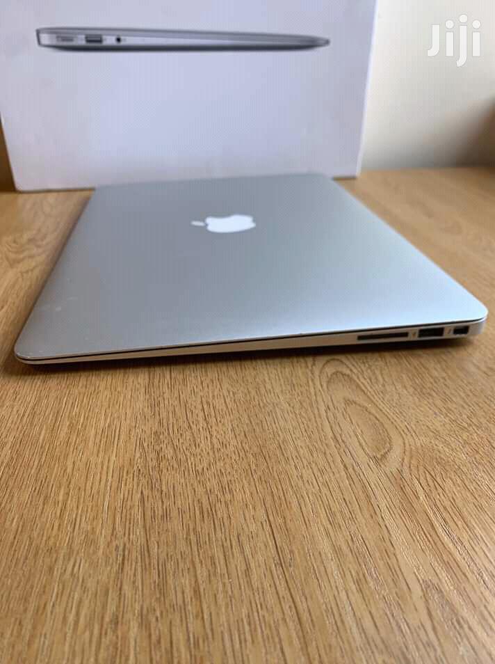 Laptop Apple MacBook Air 13.3" 256GB SSD 8GB RAM