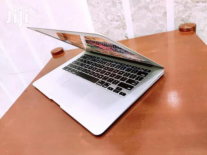 Laptop Apple MacBook Air 13.3" 256GB SSD 8GB RAM