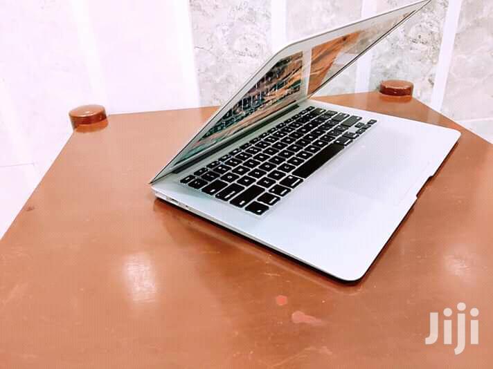 Laptop Apple MacBook Air 8GB Intel Core i5 SSD 256GB