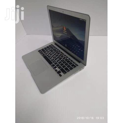 Laptop Apple MacBook Air 13.3" 256GB SSD 8GB RAM
