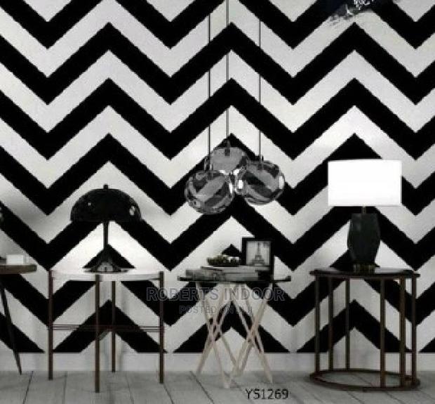 Zigzag Black and White Wallpaper - main view