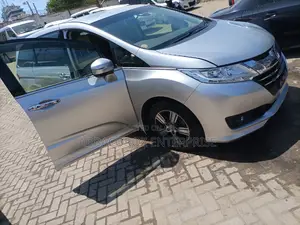 Honda Odyssey 2.4 G 2WD (8 Seater) 2015 Silver