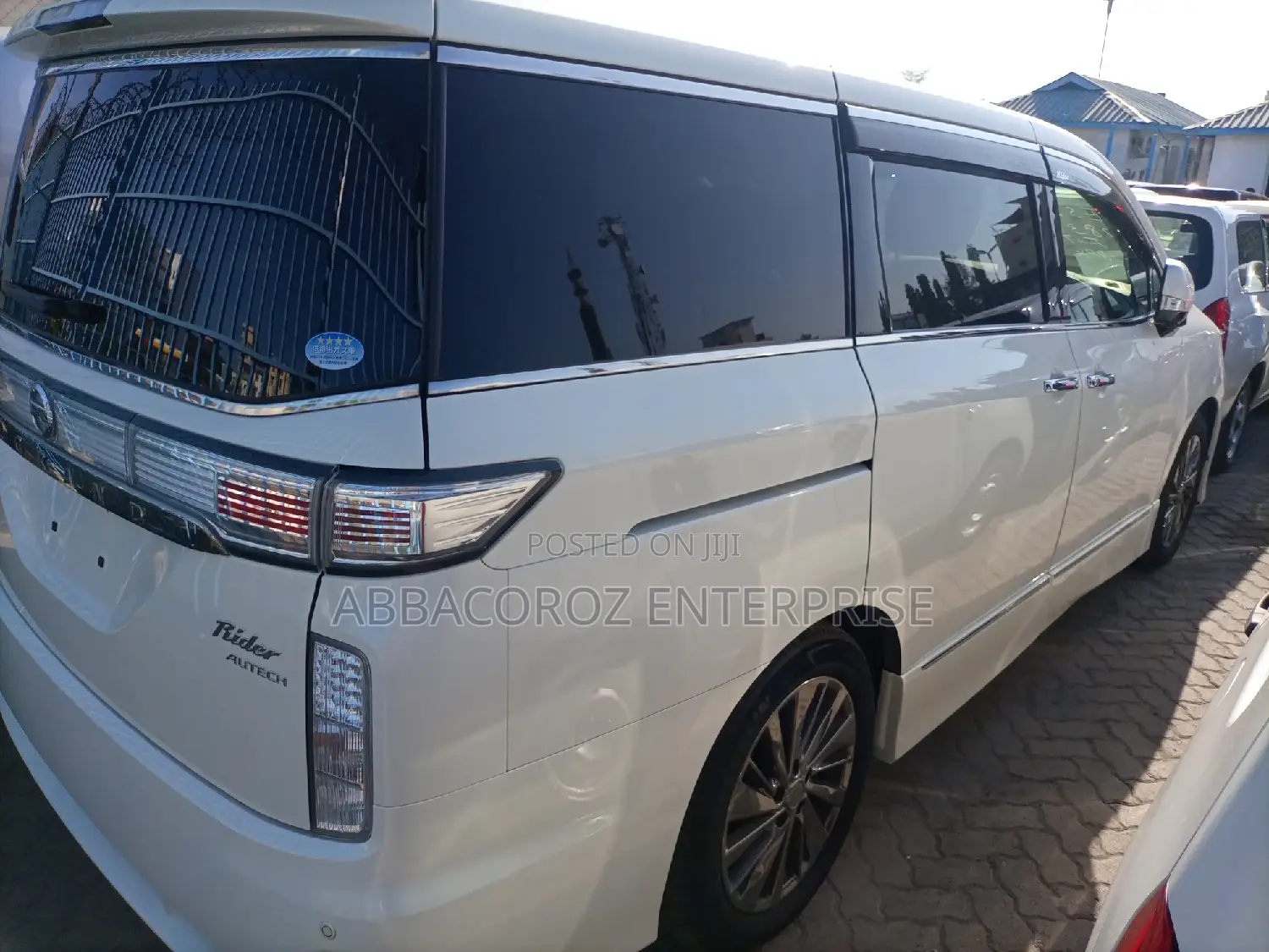Nissan Elgrand 2015 White