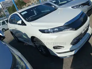 Toyota Harrier 2.0 2015 White