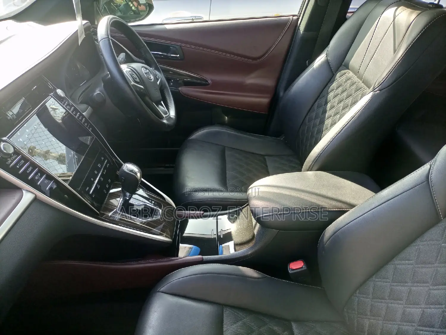 Toyota Harrier 2.0 2015 White