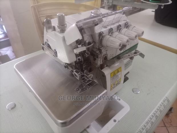 Brand New Overlock Machine